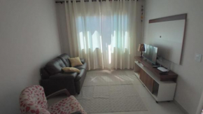 Casa aconchegante com piscina e bem localizada